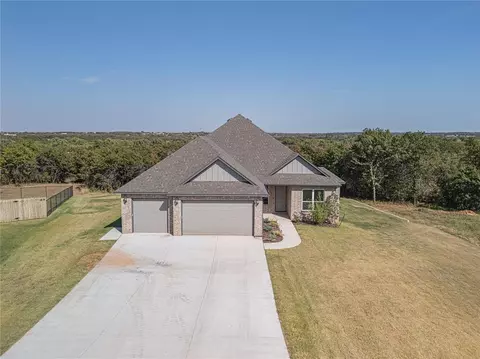 725 Canyon Creek Ln, Guthrie, OK 73044