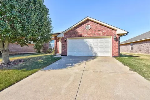 917 Greenfield Ave, Yukon, OK 73099