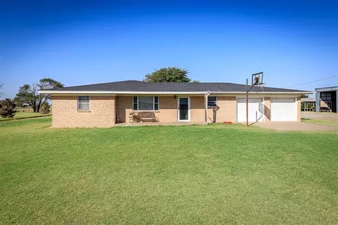 15861 S County Road 202, Altus, OK 73521
