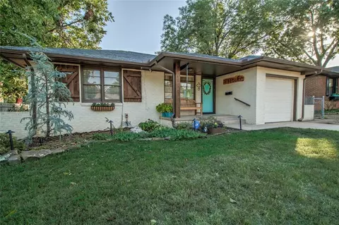 46 E 13th St, Edmond, OK 73034