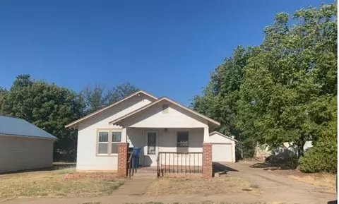 318 N College St, Cordell, OK 73632
