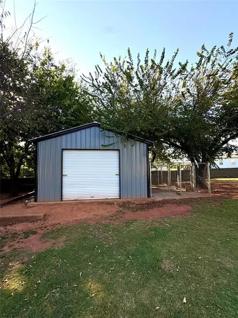 2317 E Sooner Rd, Blanchard, OK 73010 photo 50