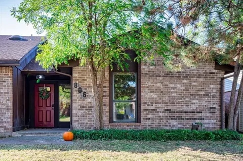 806 NW 137th St, Edmond, OK 73013