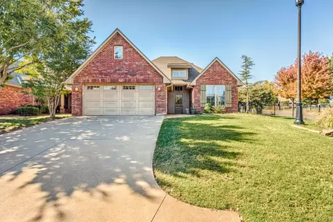 3733 Bonaire Pl, Edmond, OK 73013