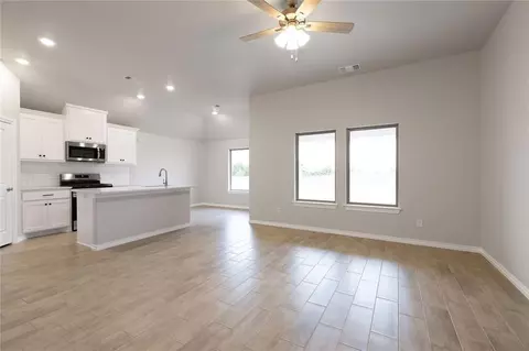 10337 SW 55th Ter, Mustang, OK 73064