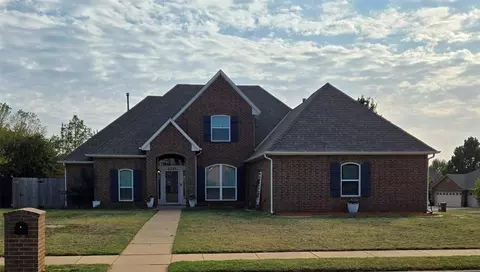 2525 Fernwood Dr, Edmond, OK 73034