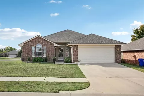 720 Shadowhill St, Norman, OK 73071