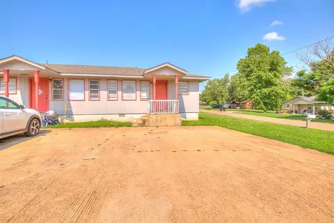 600 S 7 St, Noble, OK 73068