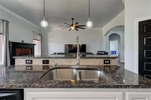 4909 Champlain Pl, Edmond, OK 73025 photo 18