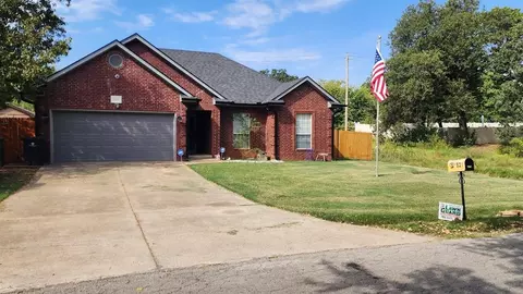 521 N Harrison Ave, Blanchard, OK 73010