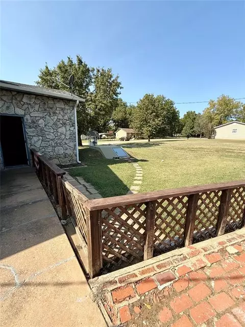 406 E 4th St, Davenport, OK 74026 photo 20