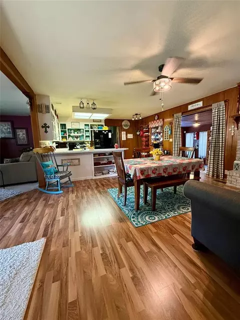 406 E 4th St, Davenport, OK 74026 photo 6