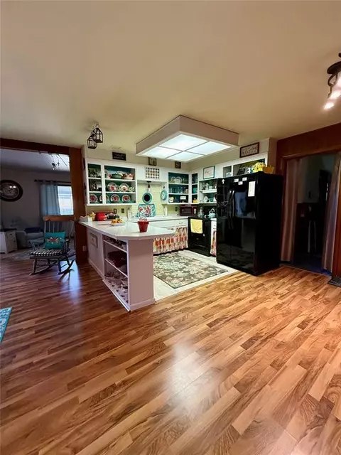 406 E 4th St, Davenport, OK 74026 photo 7