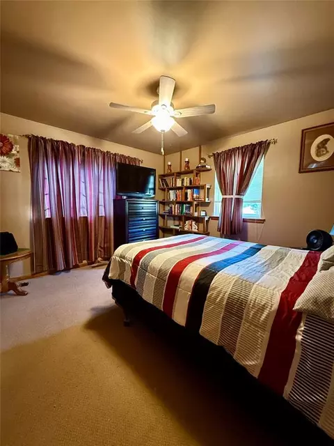 406 E 4th St, Davenport, OK 74026 photo 11