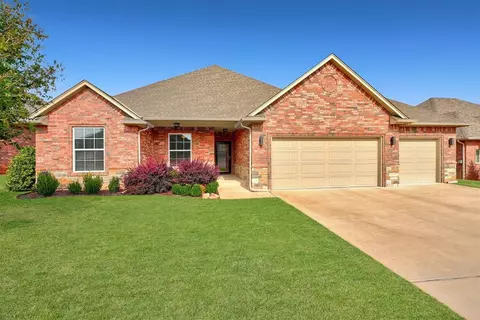 617 Spavinaw Ln, Edmond, OK 73025