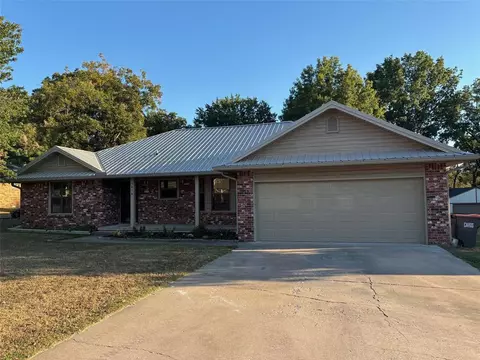 1416 Orchard Dr, Grove, OK 74344
