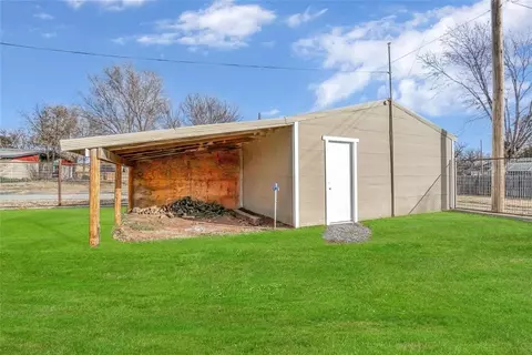 302 S Highland Dr, Erick, OK 73645 photo 26