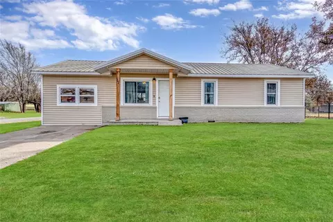 302 S Highland Dr, Erick, OK 73645