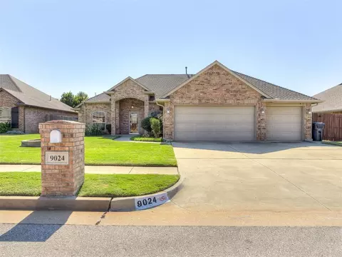9024 NW 80th St, Yukon, OK 73099