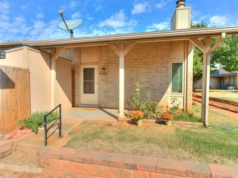 9765 Hefner Village Blvd, Oklahoma City, OK 73162