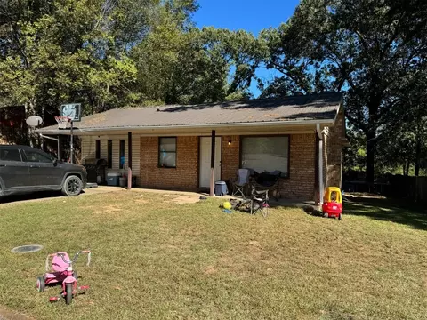 606 E Circle Dr, Broken Bow, OK 74728 photo 1