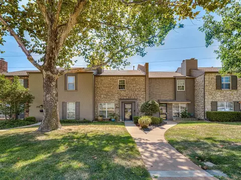 2916 Rosewood Ln #2916, Oklahoma City, OK 73120