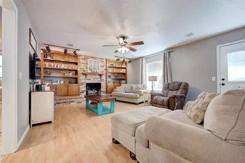 1204 Spruce St, Moore, OK 73160 photo 7