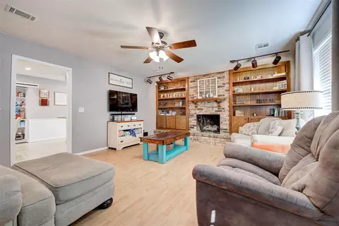 1204 Spruce St, Moore, OK 73160 photo 8