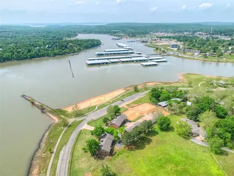 7011 Lakeshore Dr, Eufaula, OK 74432