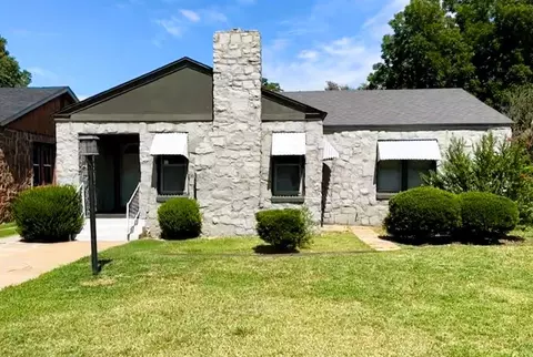 326 N Washington St, Hobart, OK 73651