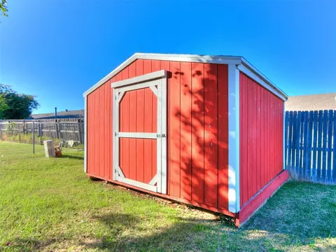 641 NE 15th St, Moore, OK 73160 photo 5