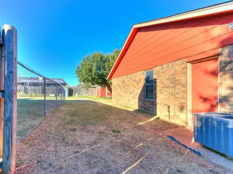 641 NE 15th St, Moore, OK 73160 photo 7