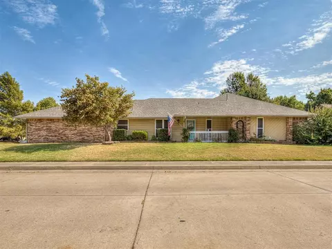 200 E Grand Teton Ct, Yukon, OK 73099