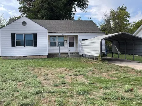 1220 S 18th St, Chickasha, OK 73018