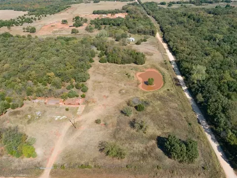 E 1000 Road, Meeker, OK 74855