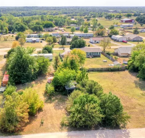 32 Savanna Pl, Shawnee, OK 74804