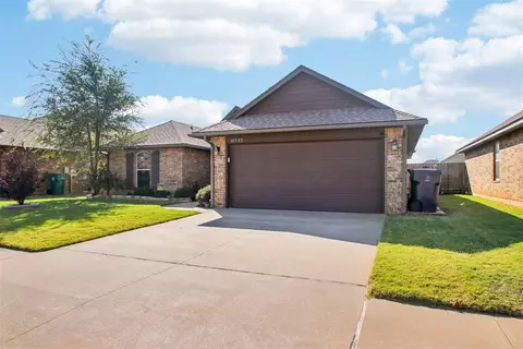 10732 SW 35th St, Yukon, OK 73099