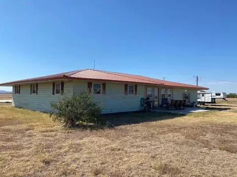 24064 E 1410 Rd, Mountain View, OK 73062 photo 2