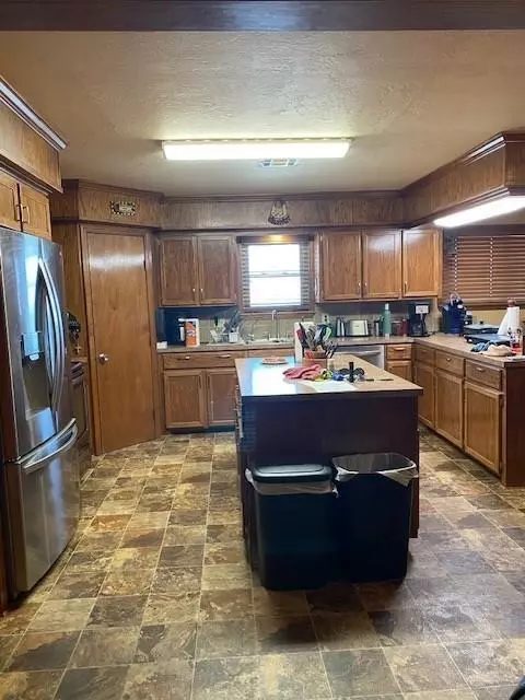 24064 E 1410 Rd, Mountain View, OK 73062 photo 7