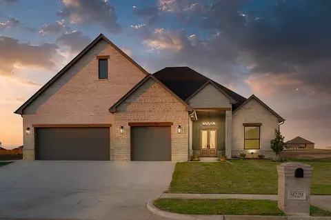 9229 NW 85th St, Yukon, OK 73099