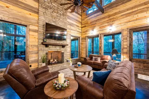 230 Camp Ranch Rd, Broken Bow, OK 74728
