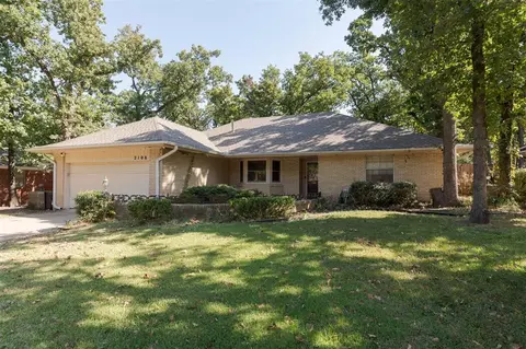 2108 N Alexander Ln, Bethany, OK 73008