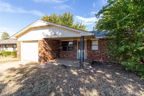 8905 NE 12th St, Midwest City, OK 73110