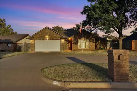 301 Shale Crst, Clinton, OK 73601