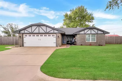 120 W Maple St, Cordell, OK 73632