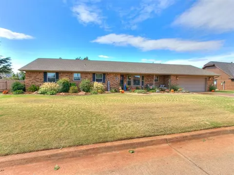 906 Park Pl, Kingfisher, OK 73750
