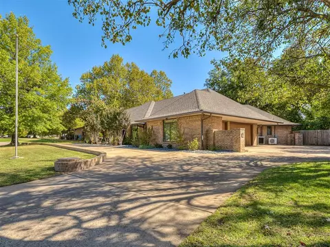 824 Mockingbird Ln, Norman, OK 73071 photo 3