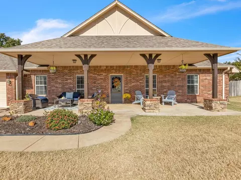1475 Red River Cir, Edmond, OK 73025