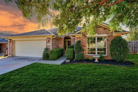 705 Heather Wood Dr, Moore, OK 73160