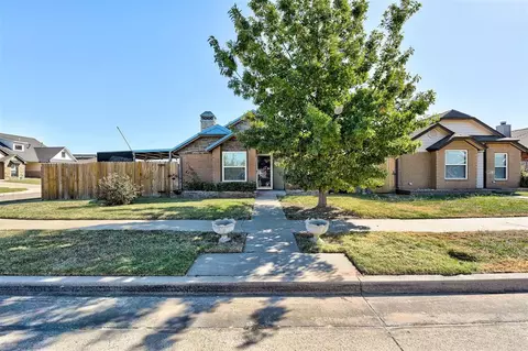 2100 S Robinson Ave, Moore, OK 73170